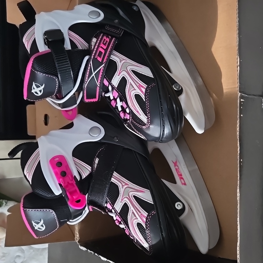 DBX Bolt adjustable skate Girls M 1-4 black white pink NEW